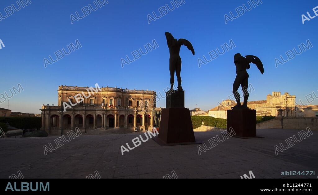 Mitoraj sculpture in front of Palazzo Ducezio, Noto, Siracusa, Sicily, Italy, Europe.