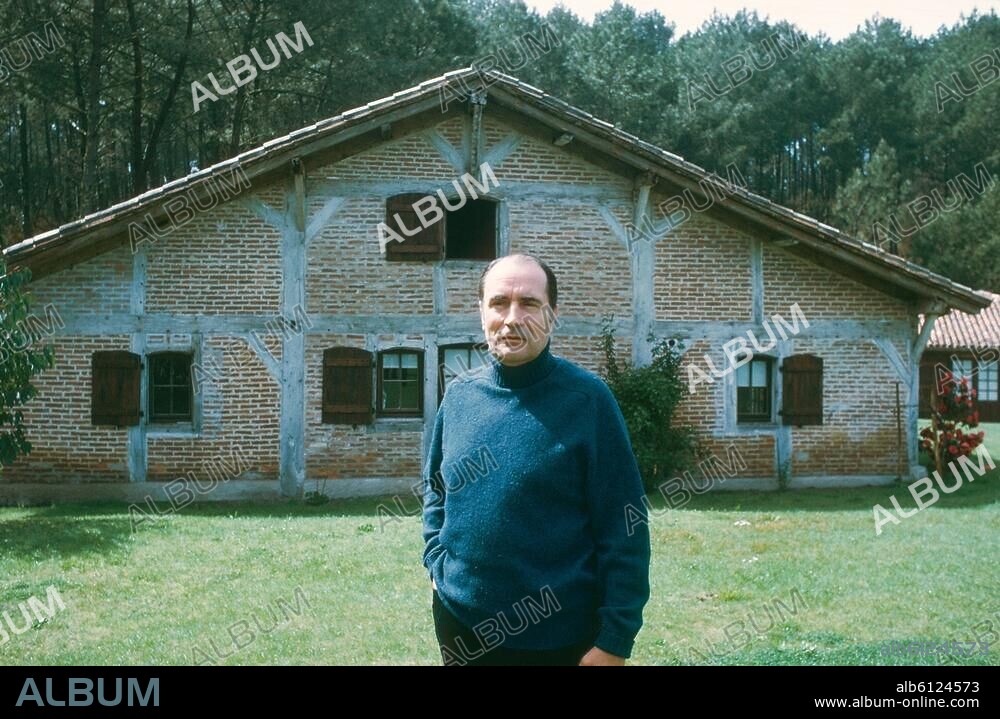 Mitterrand, François; franz.Politiker (1981-1995 Staatspräsident); Jarnac (Dép.Charente) 26.10.1916-Paris 8.1. 1996.-Mitterrand auf seinem Landsitz Bergerie de Latché in Soustons (Landes, Frankreich).-Foto, 03.04.1972.