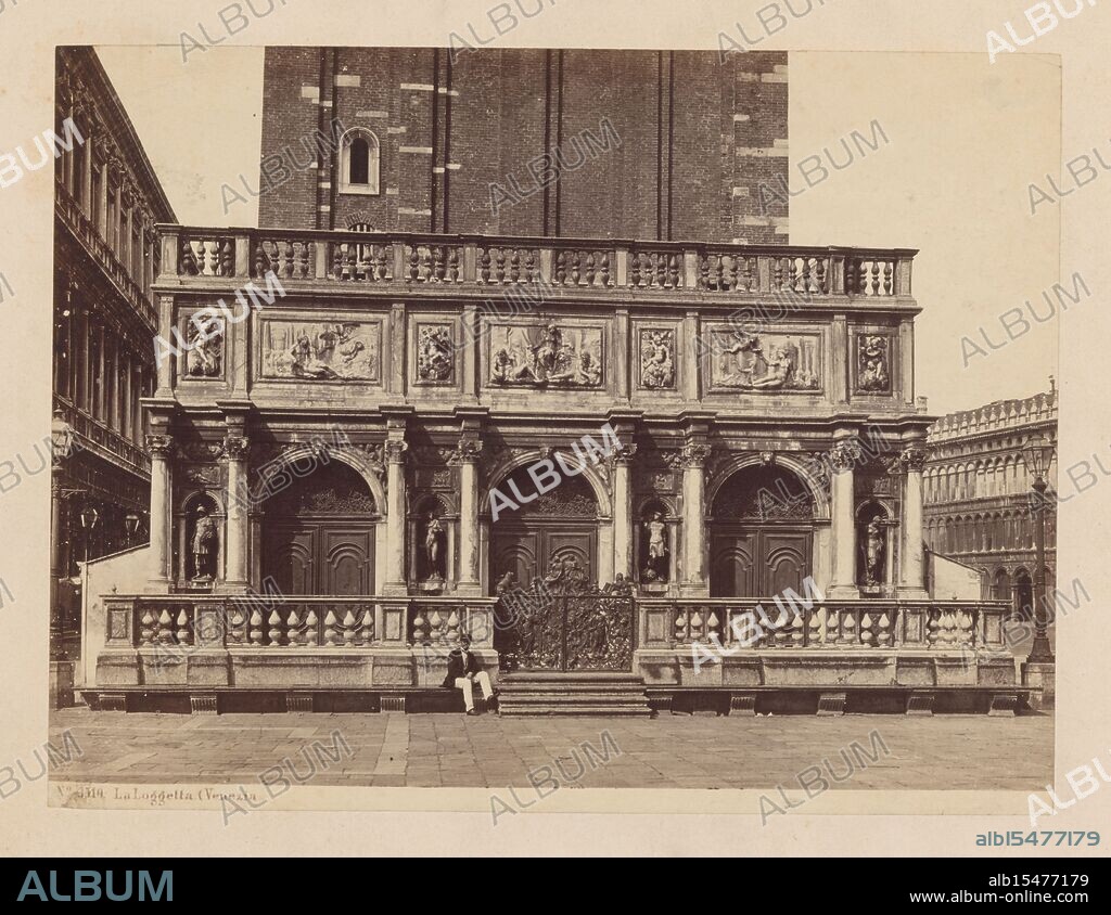 Venice, La Loggetta (Venezia, Loggetta del Sansovino te Venezia, verso - stamped, photograph, photo, photos, No. 3910., recto, height 180 mm, width 237 mm, photographer, 1875 - 1900, cardboard, photographic paper, photo paper, albumen print, façade (of house or building), column, pillar ~ architecture.