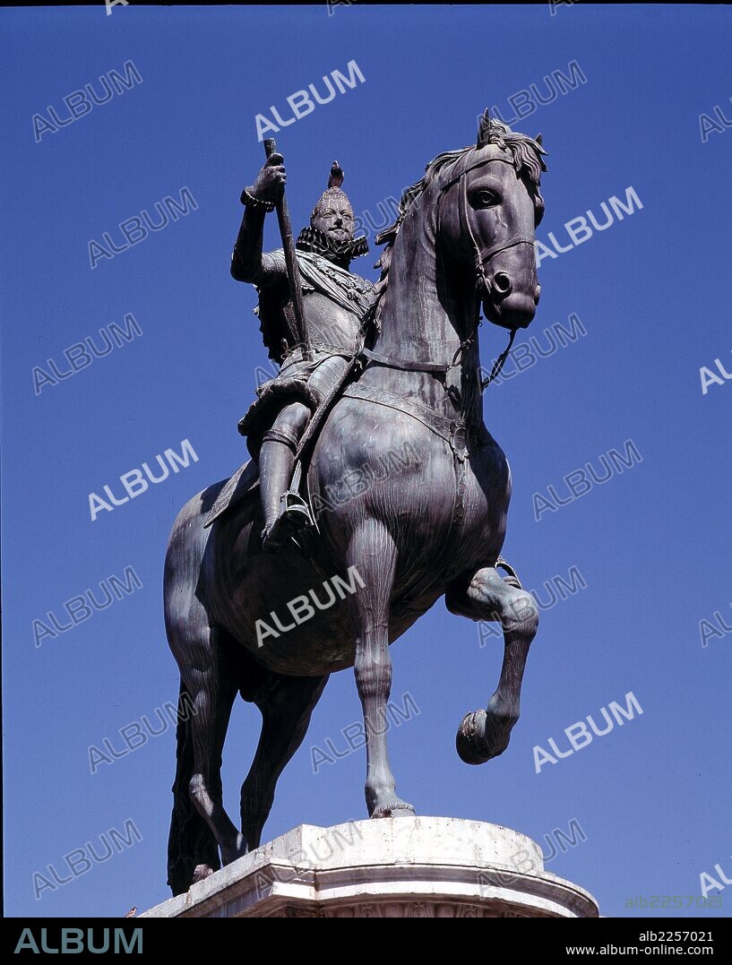 FELIPE III. REY DE ESPAÑA. MADRID 1578-1621. ESTATUA ECUESTRE EN LA PLAZA MAYOR DE MADRID.