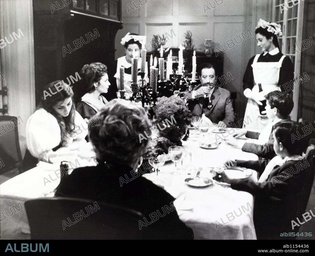 ANGELA MOLINA y NURIA ESPERT en LA CIUDAD QUEMADA, 1976 (LA CIUTAT CREMADA), dirigida por ANTONI RIBAS. Copyright TEIDE, P.C.