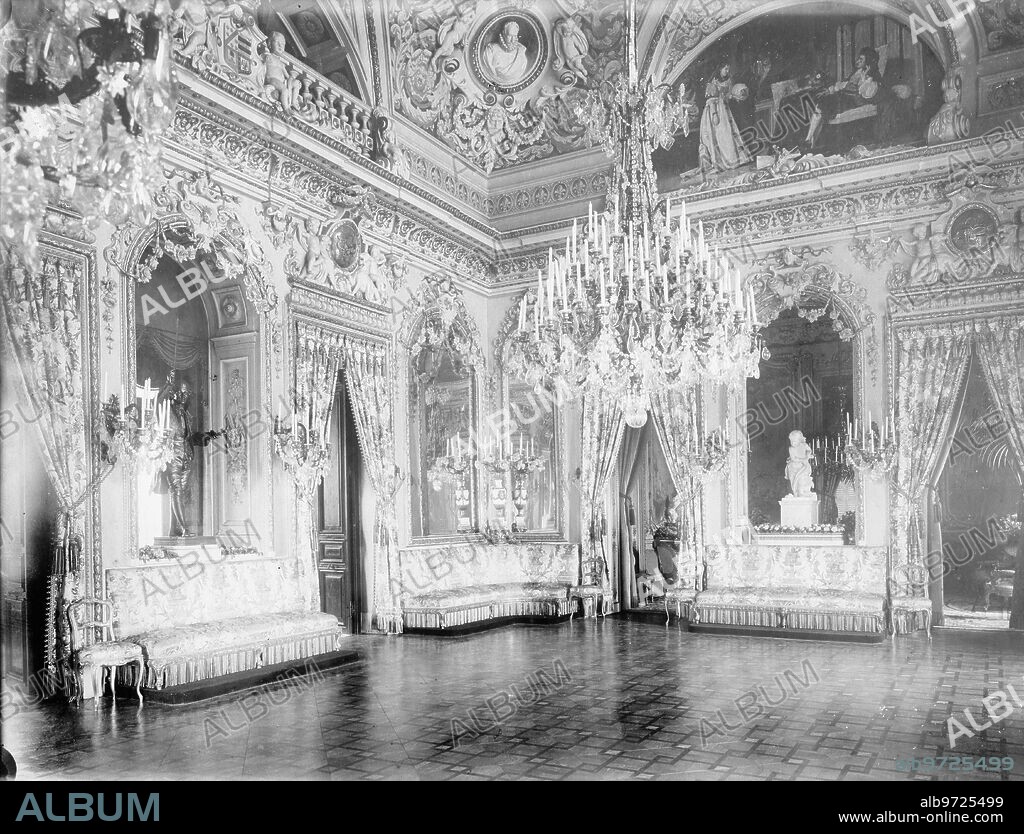 Madrid, 1905. Salón de fiestas del palacio del Marqués de Portugalete.