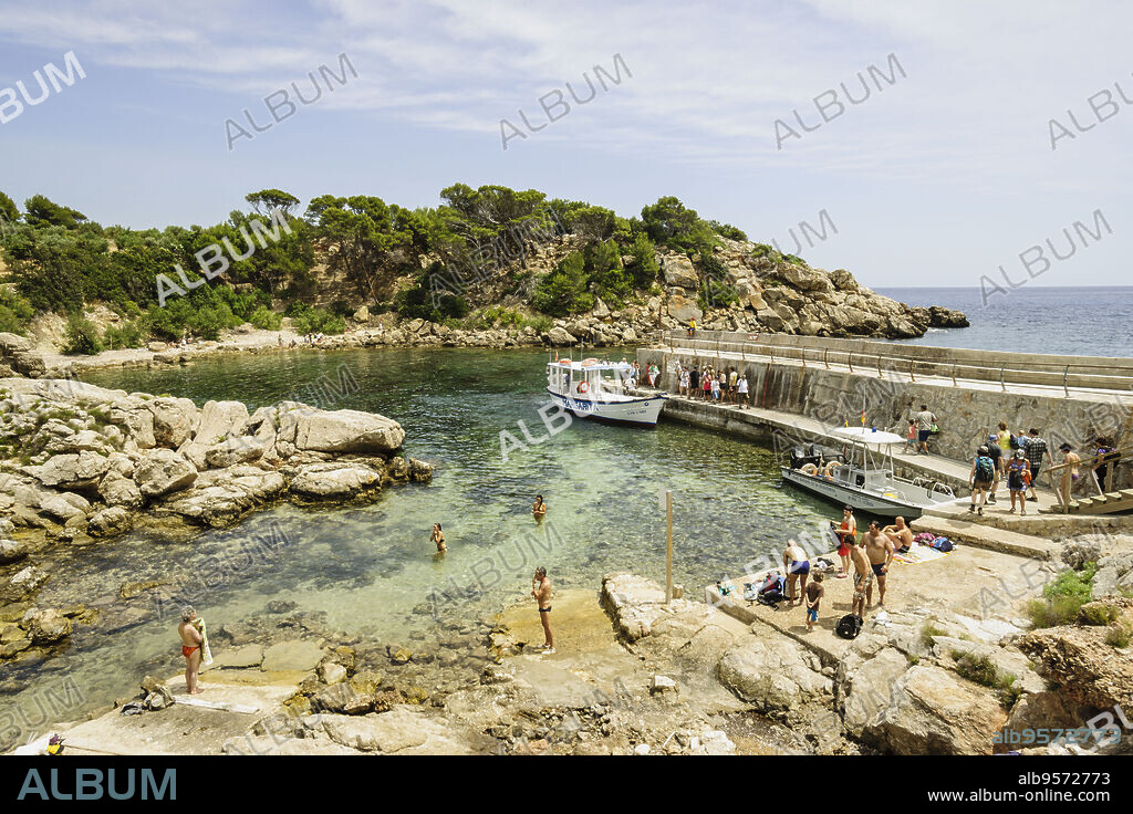 Puerto de Es Lledó. Parque natural de Sa Dragonera. Isla Dragonera. Sierra de Tramuntana. Mallorca. Islas Baleares. Spain.