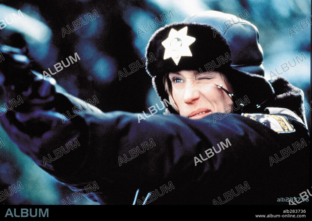 FRANCES McDORMAND in FARGO, 1996, unter der Regie von ETHAN COEN und JOEL COEN. Copyright POLYGRAM.
