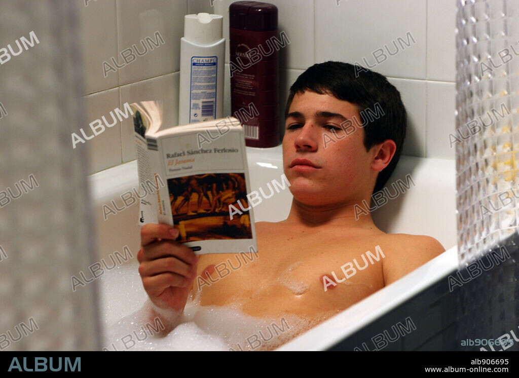 JUAN JOSE BALLESTA en CABEZA DE PERRO, 2006, dirigida por SANTI AMODEO. Copyright TESELA PRODUCCIONES CINEMATOGRAFICAS/LA ZANFOÑA PRODUCCIONES.