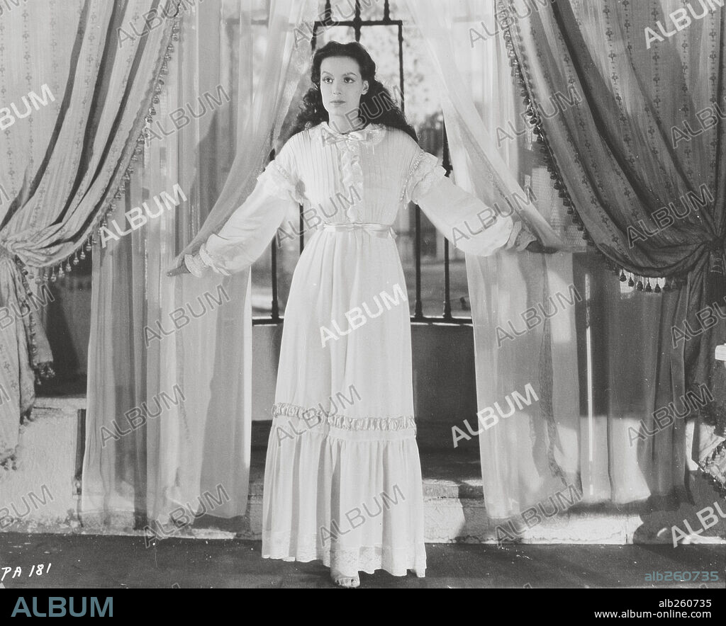 MARIA FELIX en EL PEÑON DE LAS ANIMAS, 1943, dirigida por MIGUEL ZACARIAS.