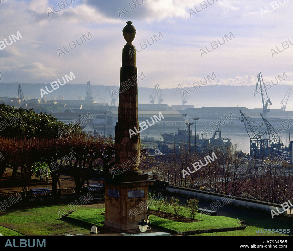 OBELISCO DE CHURRUCA EN LOS JARDINES DE SAN FRANCISCO - FOTO AÑOS 90.