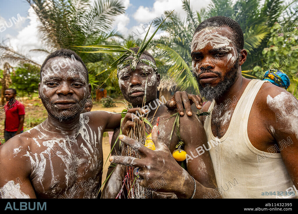 Pygmy warriors, Kisangani, Democratic Republic of the Congo, Africa.