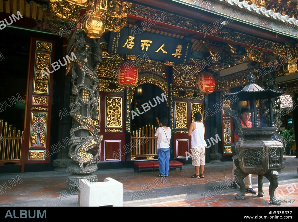 Dalongdong Baoan Temple (Chinese: ??????; Pe?h-oe-ji: Toa-lông-pong pó-an kiong) also known as the Taipei Baoan Temple (Chinese: ?????) is a Taiwanese folk religion temple built in the Datong district of Taipei, Taiwan. The present temple was originally built by clan members in the Tong'an District (??) who immigrated to Taipei in the early 19th century and gave the temple the name Bao'an (??) in order to 'protect those of tong'an' (????). The temple construction commenced in 1804 and replaced a previously existing wooden shrine from 1742 in Dalongdong.