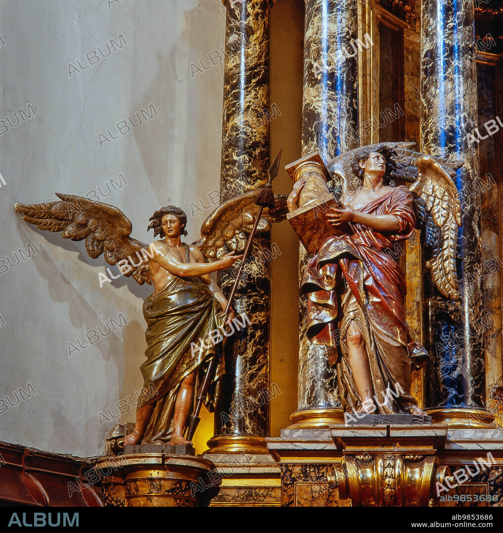 Salvador Gurri / Ángeles con trofeos de la Pasión, 1807-1820. Iglesia de San Felipe Neri de Barcelona.