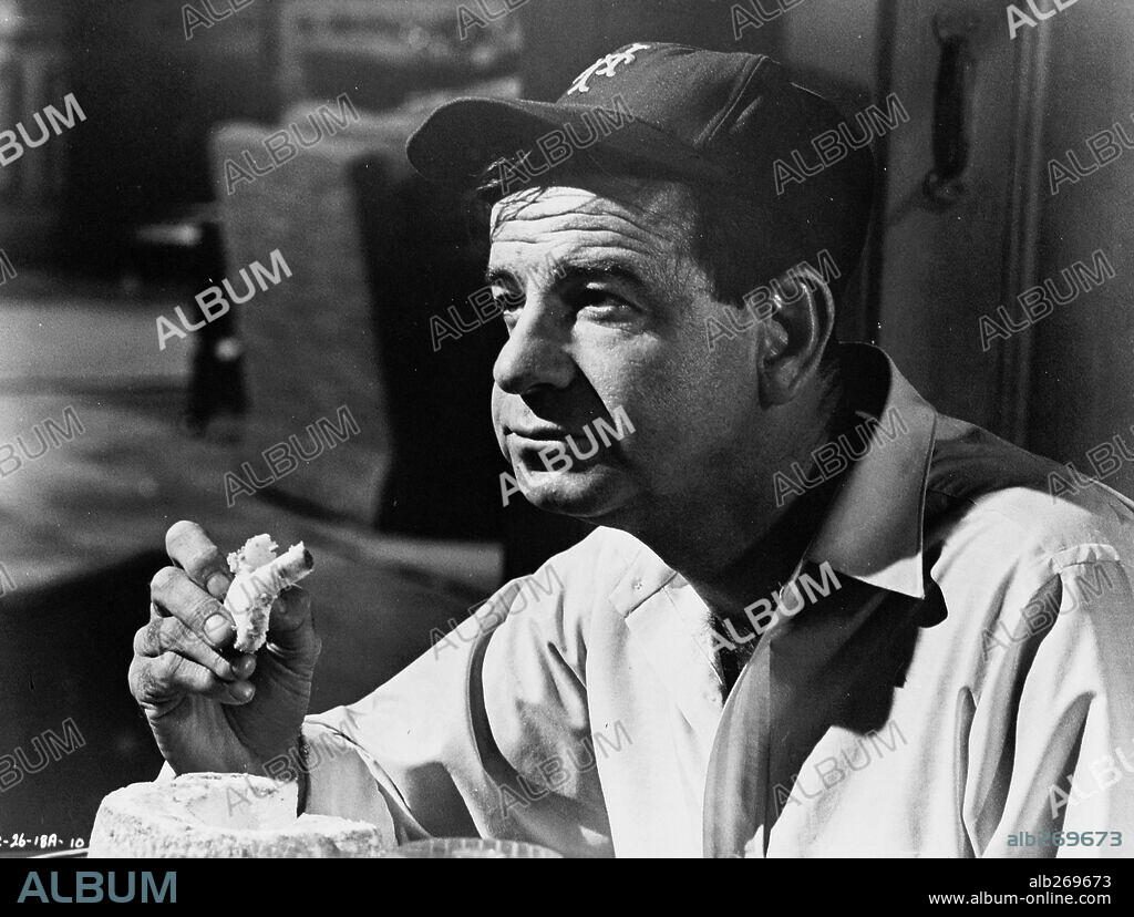 WALTER MATTHAU in THE ODD COUPLE, 1968, unter der Regie von GENE SAKS. Copyright PARAMOUNT PICTURES.