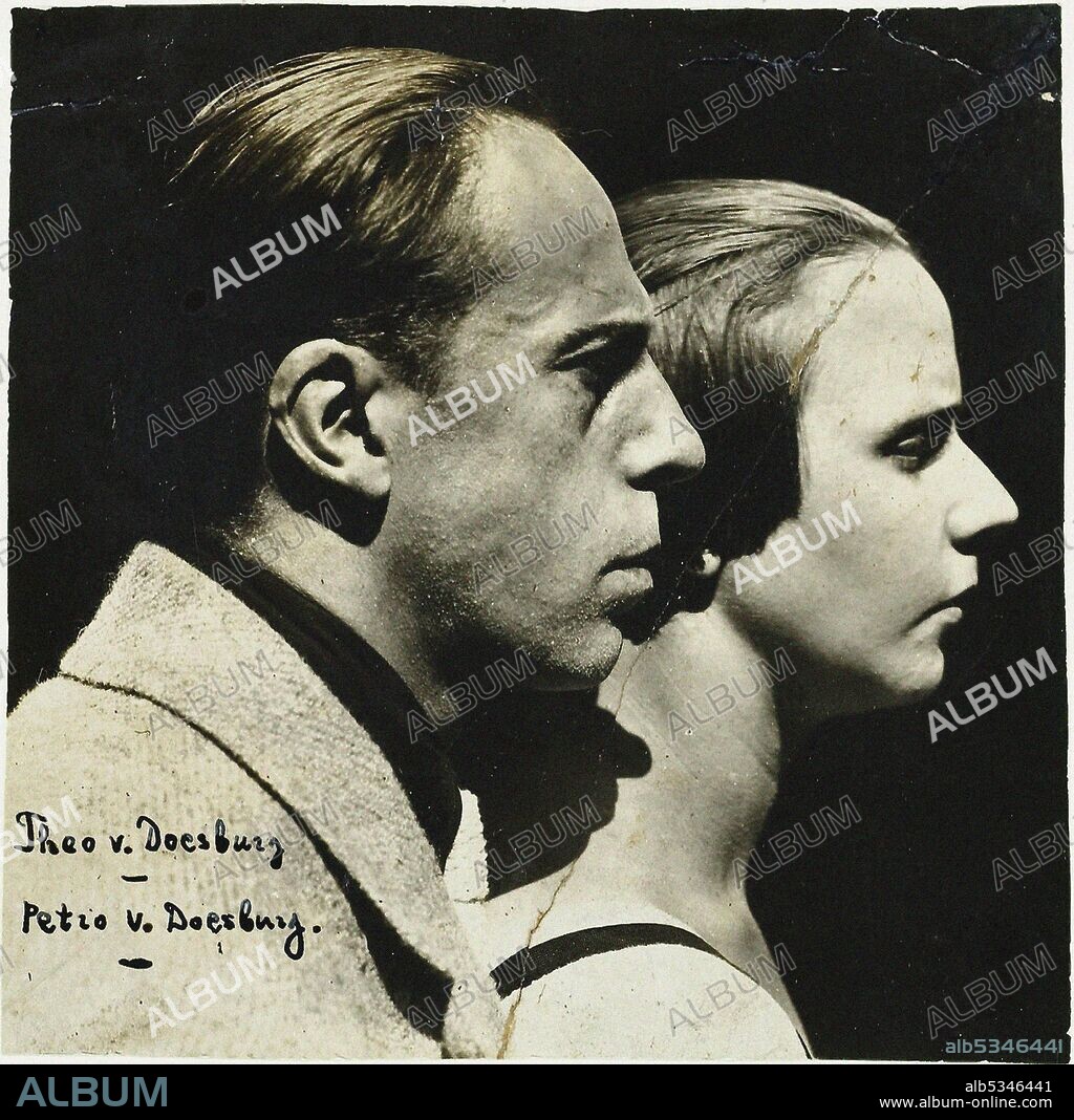 LUCIA MOHOLY. Theo van Doesburg and his wife Nelly, called Pèrro.