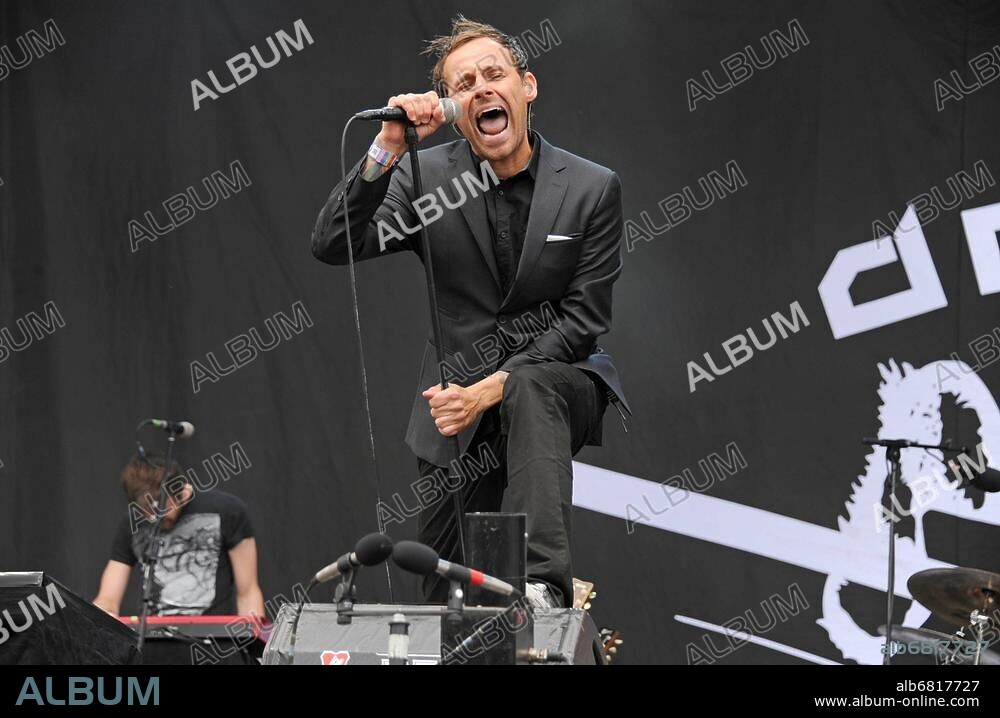 Donots live beim Hurricane Festival 2014: Rock- und Alternative Open Air Festival in Scheessel auf dem Eichenring vom 20. - 22.06.2014. KEINE PERSOENLICHKEITSRECHTE VORHANDEN, NUR FUER REDAKTIONELLE VERWENDUNG, KEINE WERBUNG. KEINE WEITERGABE AN DRITTE.