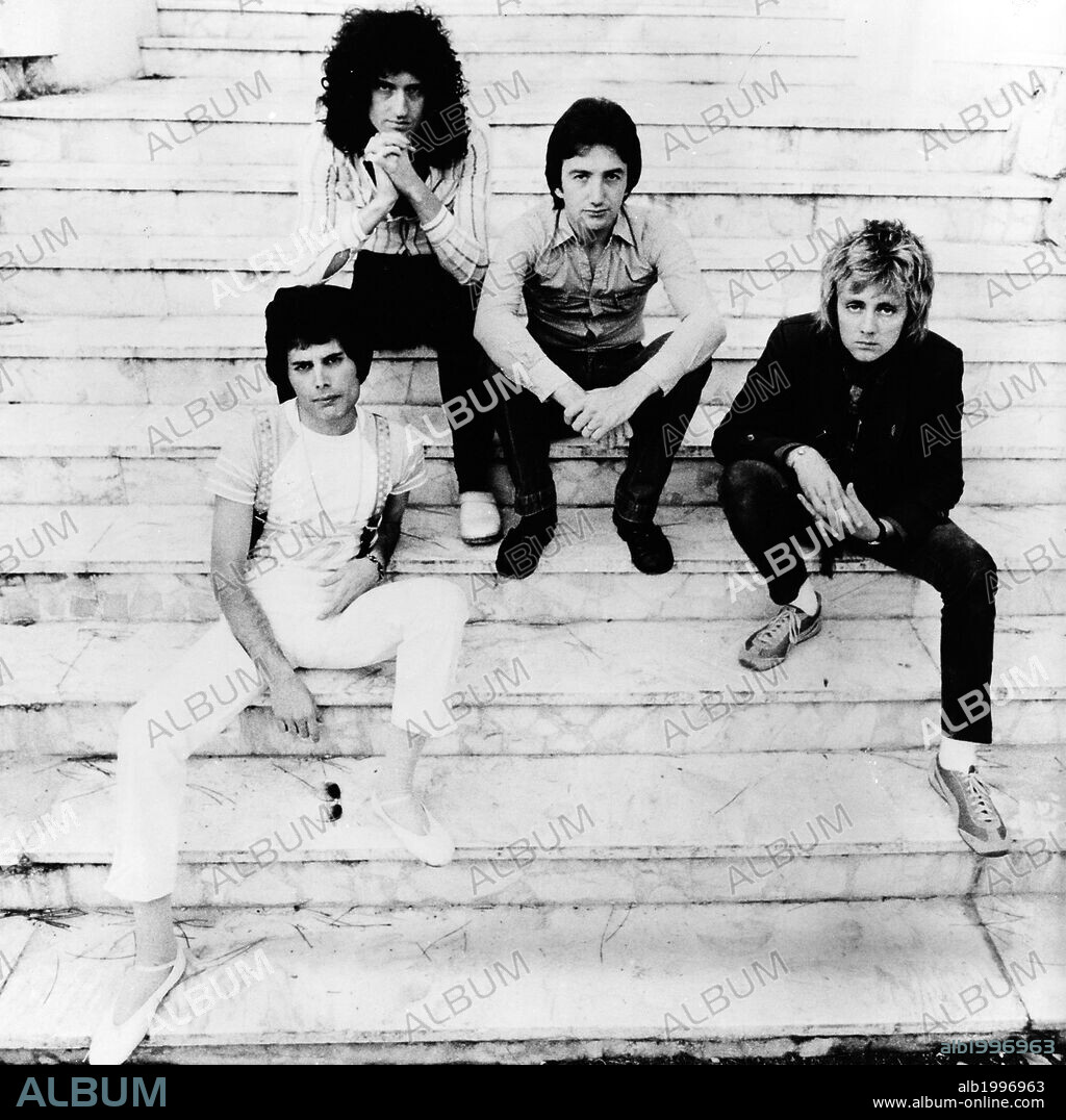 BRIAN MAY, Freddie MERCURY, JOHN DEACON, QUEEN and ROGER TAYLOR in QUEEN: DAYS OF OUR LIVES, 2011, directed by MATT O'CASEY. Copyright GLOBE PRODUCTIONS.