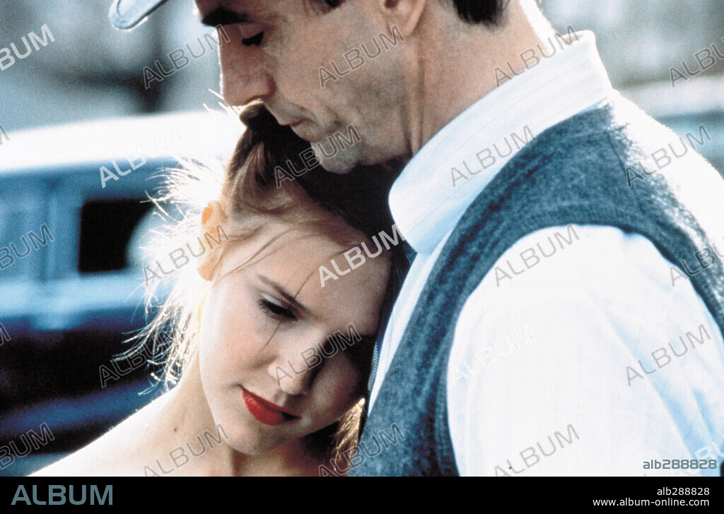 DOMINIQUE SWAIN and JEREMY IRONS in LOLITA, 1997, directed by ADRIAN LYNE. Copyright GUILD.