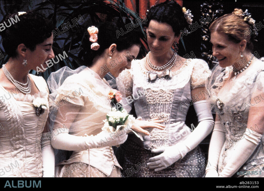 WINONA RYDER in THE AGE OF INNOCENCE, 1993, directed by MARTIN SCORSESE. Copyright COLUMBIA PICTURES / CARUSO, PHILLIP.