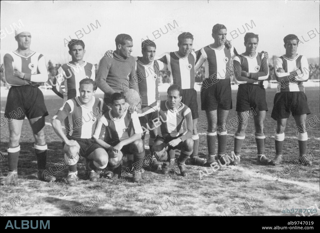 1930. Formación del hércules de Alicante C.F que se Enfrentó al Málaga en un partido en el que Resutó vencedor el Hércules.