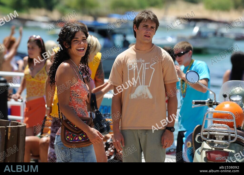 JESSICA SZOHR in PIRANHA, 2010 (PIRANHA 3D), directed by ALEXANDRE AJA. Copyright DIMENSION FILMS.