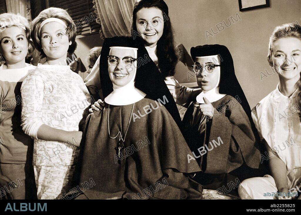 PELICULA : CANCION DE JUVENTUD , 1962. DIRECTOR , LUIS LUCIA. ACTORES , ROCIO DURCAL.