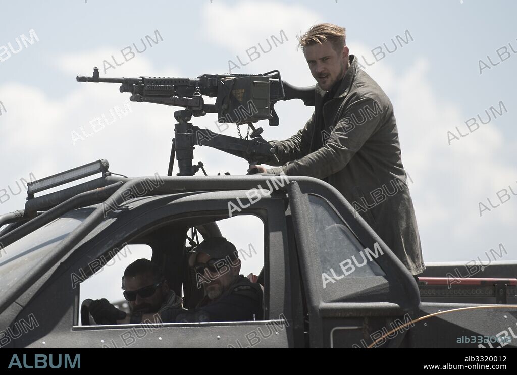 BOYD HOLBROOK in LOGAN, 2017, directed by JAMES MANGOLD. Copyright DONNER'S COMPANY/MARVEL ENTERTAINMENT/TSG ENTERTAINMENT/TWEN.