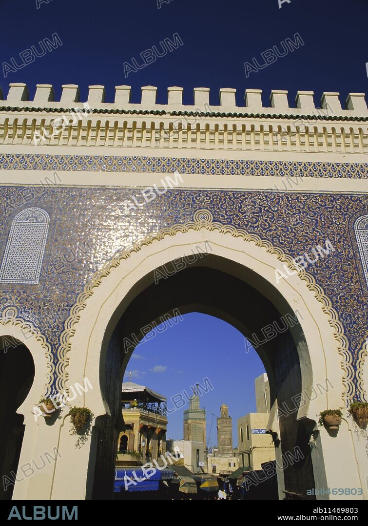Bab Boujeloud (Bab Bou Jeloud), Blue Gate, Fes (Fez), Morocco.