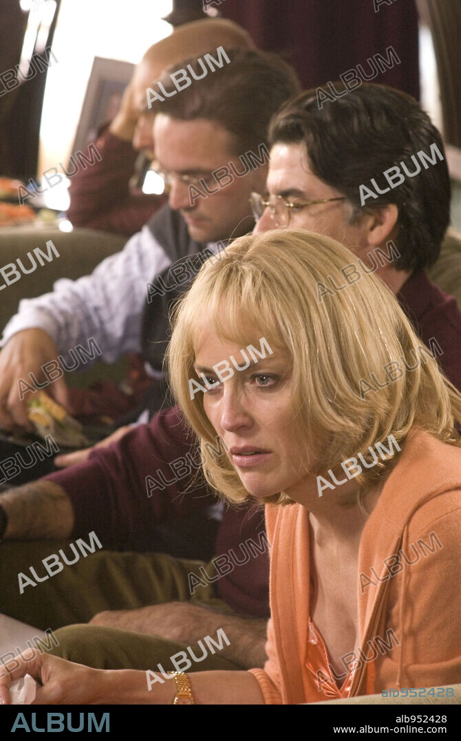 DAVID THORNTON and SHARON STONE in ALPHA DOG, 2006, directed by NICK CASSAVETES. Copyright NEW LINE CINEMA / MICHAELS, DARREN.