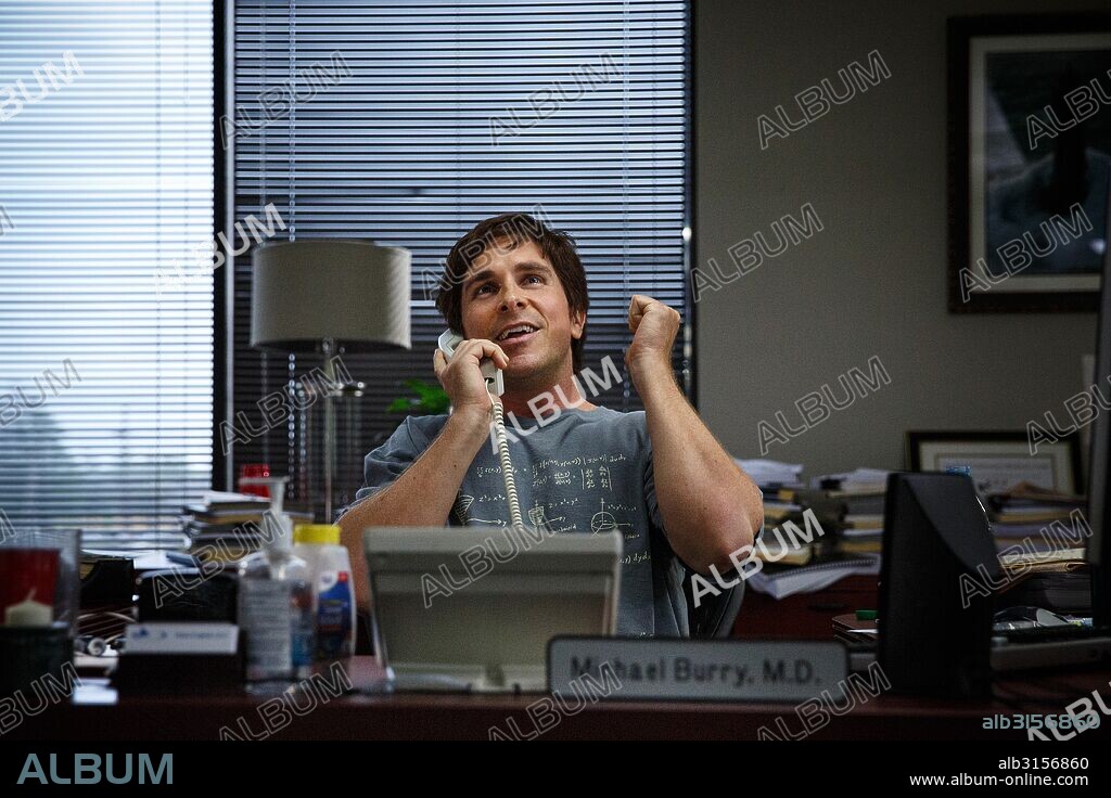 CHRISTIAN BALE en LA GRAN APUESTA, 2015 (THE BIG SHORT), dirigida por ADAM MCKAY. Copyright PLAN B ENTERTAINMENT/REGENCY ENTERPRISES.