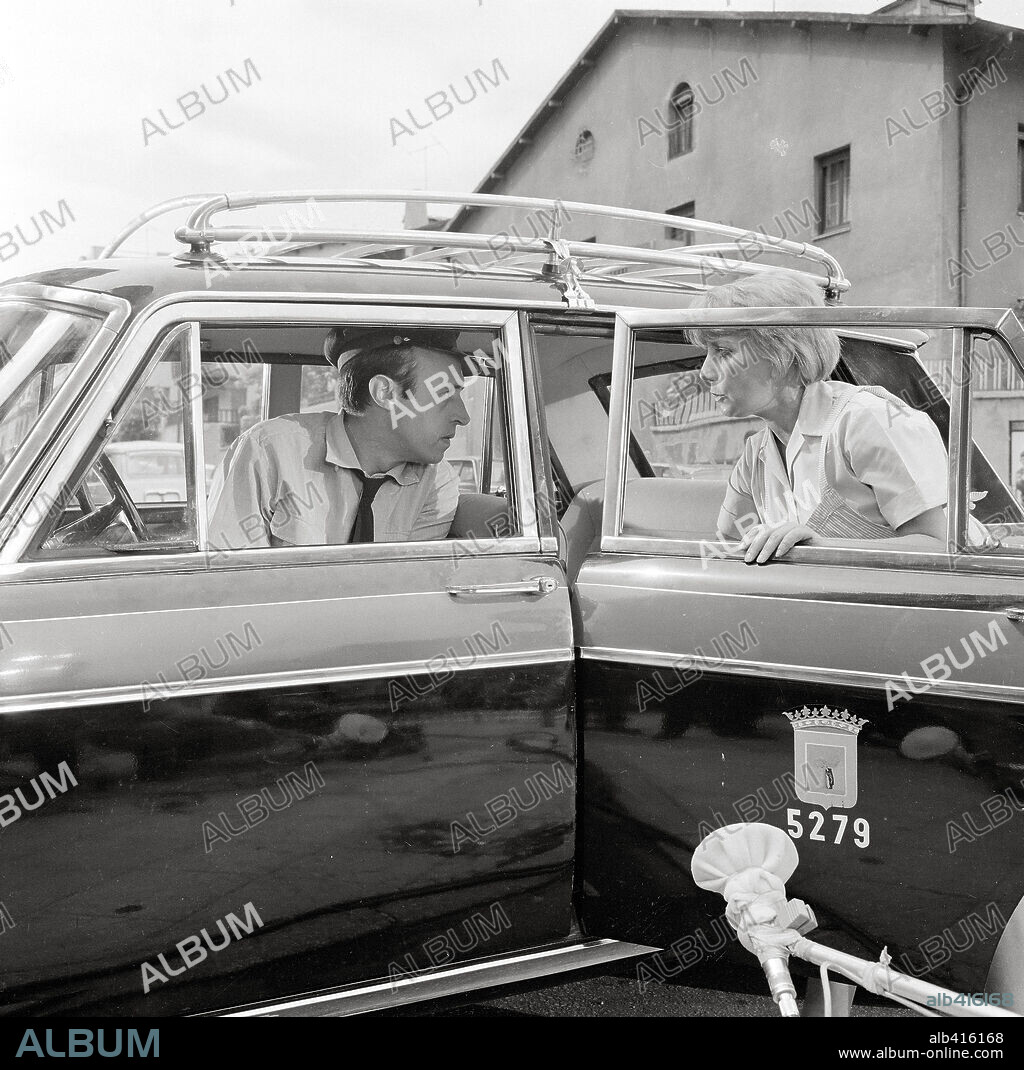 GRACITA MORALES and JUANJO MENENDEZ in EL TAXI DE LOS CONFLICTOS, 1969, directed by MARIANO OZORES.