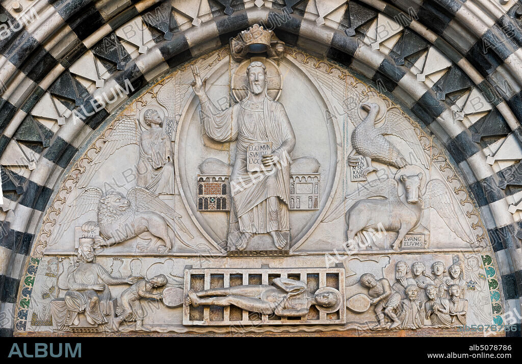 Genoa, Duomo (St. Lawrence Cathedral), West side, the façade, the main doorway: the lunette with "Christ in Judgement between the symbols of the Evangelists", by Master of lunette of the Genoa Cathedral, 1225.