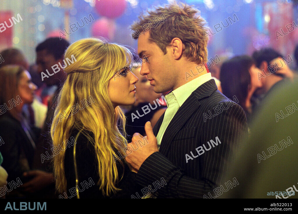 JUDE LAW y SIENNA MILLER en ALFIE, 2004, dirigida por CHARLES SHYER. Copyright PARAMOUNT PICTURES.