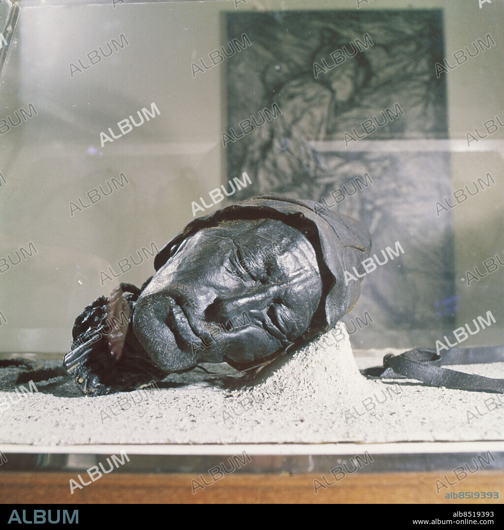 tollund man 2000 år gammalt fynd nu på silkeborg museum mosslik konserverad kropp Ansikten Vila Tollundmannen sites: DANMARK PhotoDate:1960-01-01.