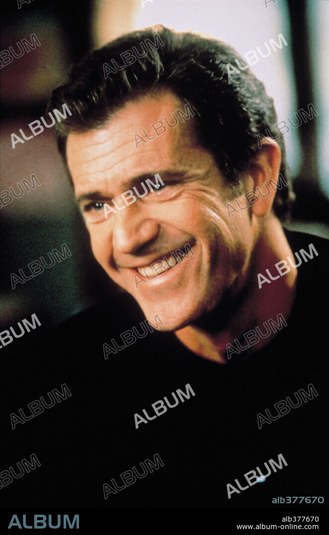 MEL GIBSON en EN QUE PIENSAN LAS MUJERES?, 2000 (WHAT WOMEN WANT), dirigida por NANCY MEYERS. Copyright PARAMOUNT PICTURES.