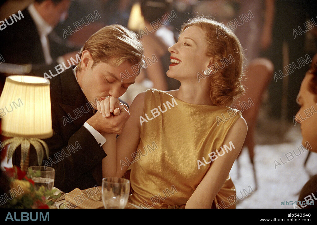 CATE BLANCHETT and JUDE LAW in THE AVIATOR, 2004, directed by MARTIN SCORSESE. Copyright MIRAMAX FILMS.