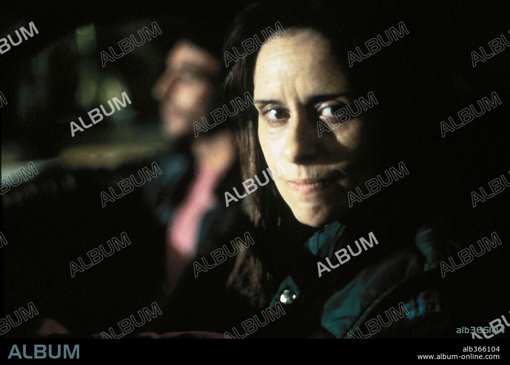 VICKY PEÑA en PIEDRAS, 2002, dirigida por RAMON SALAZAR. Copyright ALQUIMIA FILMS/ENSUEÑO FILMS/TELEMADRID / NIETO, MATIAS.