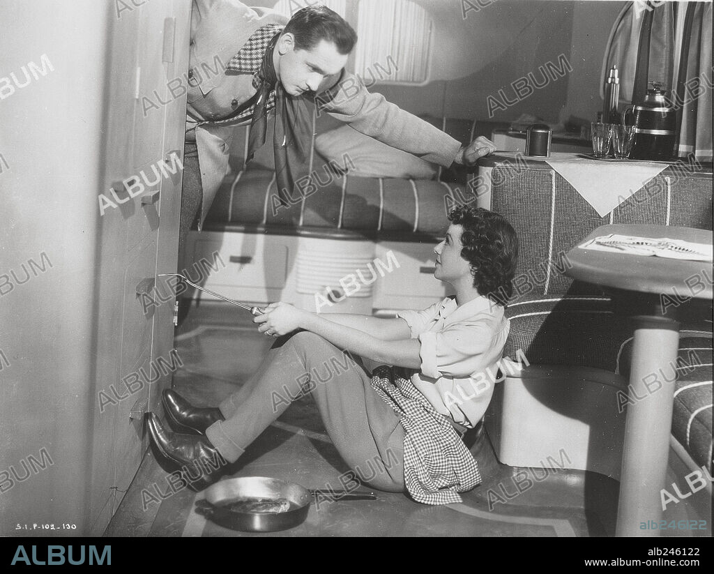 FREDRIC MARCH and JANET GAYNOR in A STAR IS BORN, 1937, directed by WILLIAM A. WELLMAN. Copyright UNITED ARTISTS.