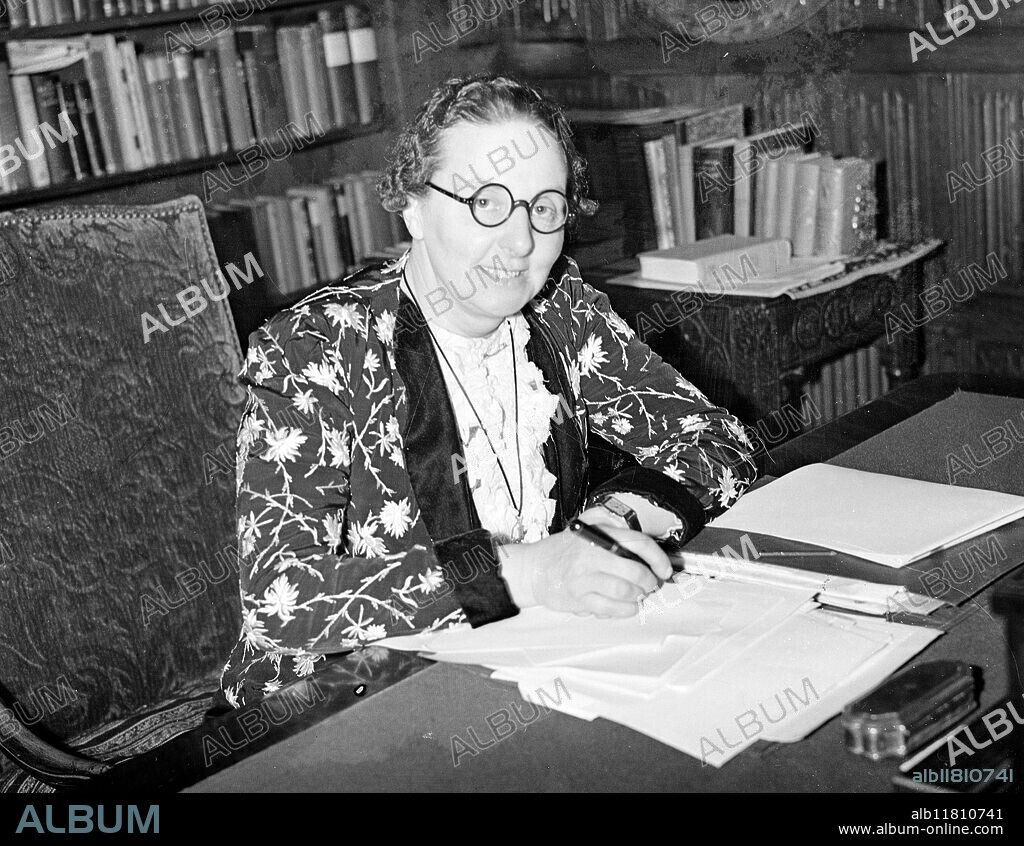 Baroness Anastasie Mannerheim daughter of Field Marshal Carl Mannerheim , Commander in Chief of the Finnish Armed Forces. 12 February 1940.