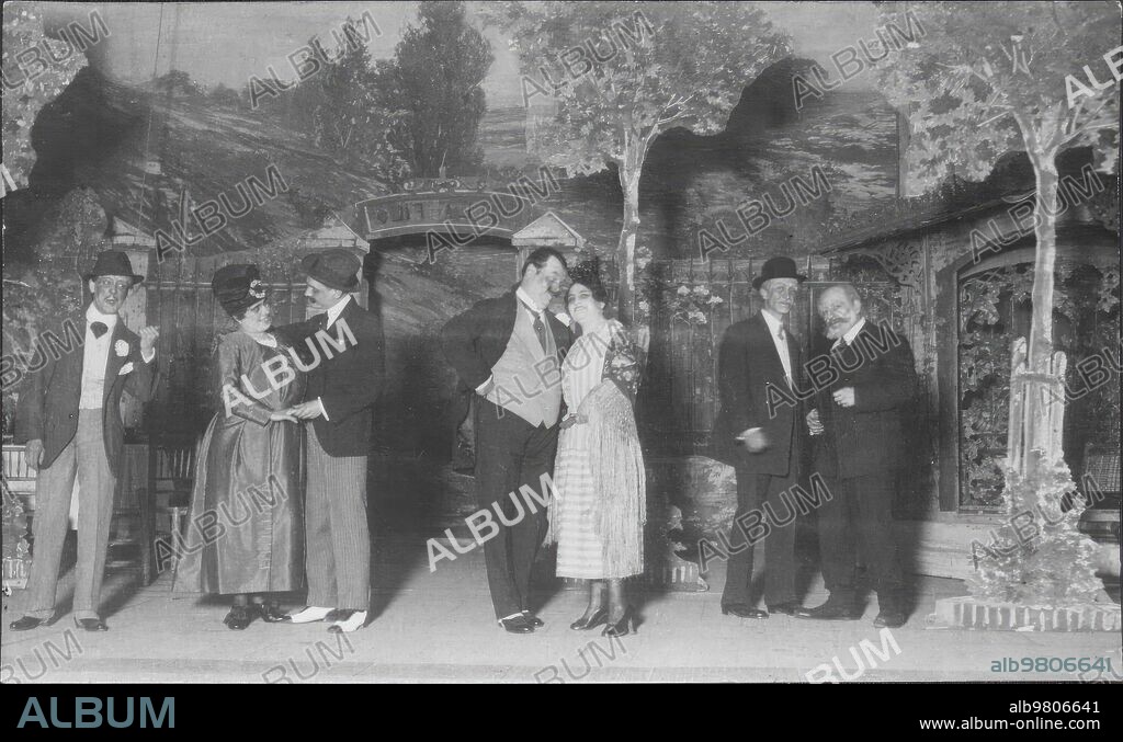 May 30, 1919. Madrid. At the Apollo theater. A scene from the sainete of Arniches and maestro Calleja, "la flor del Barrio", Premiered last night.