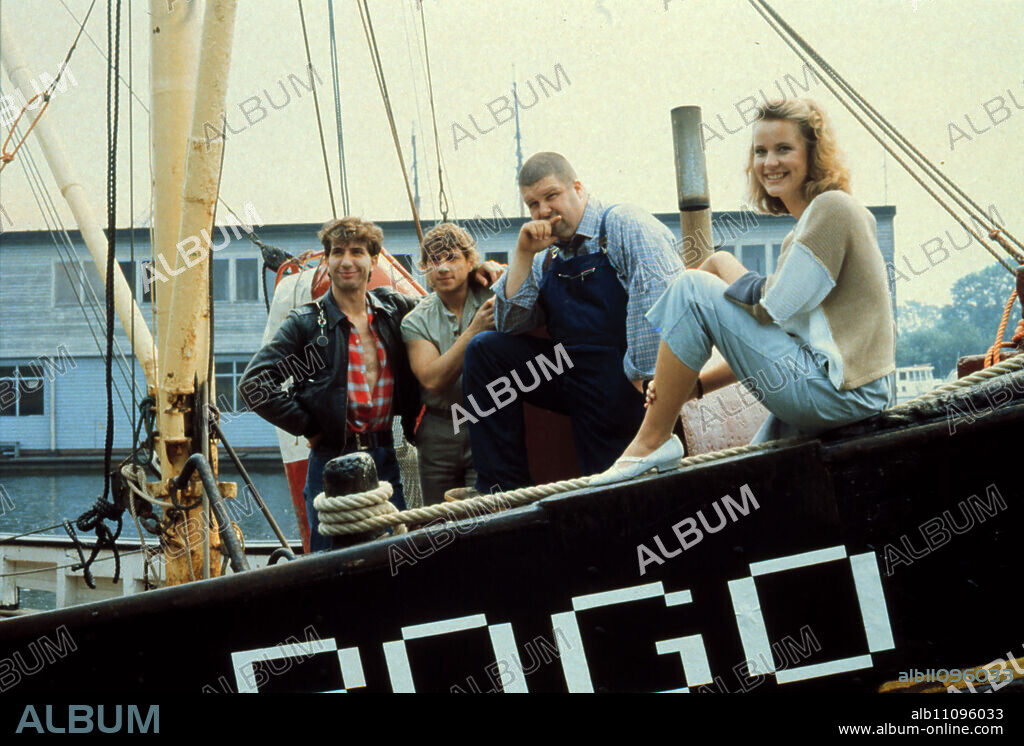 Pogo 1104 is the story of Tina (ANJA SCHÜTE, right), Edgar (RICHY MÜLLER, 2nd from left), Ludwig (ERICH BAR, 2nd from right) and Rick (RALPH RICHTER), four young people who have decided to start a pirate radio station. They are looking for their own ship and a safe place to anchor. Director: Matthias Seeling / Wigbert Wicker aka. TV film in 2 parts - Part 1 / Headline: POGO 1104 / Germany 1984.