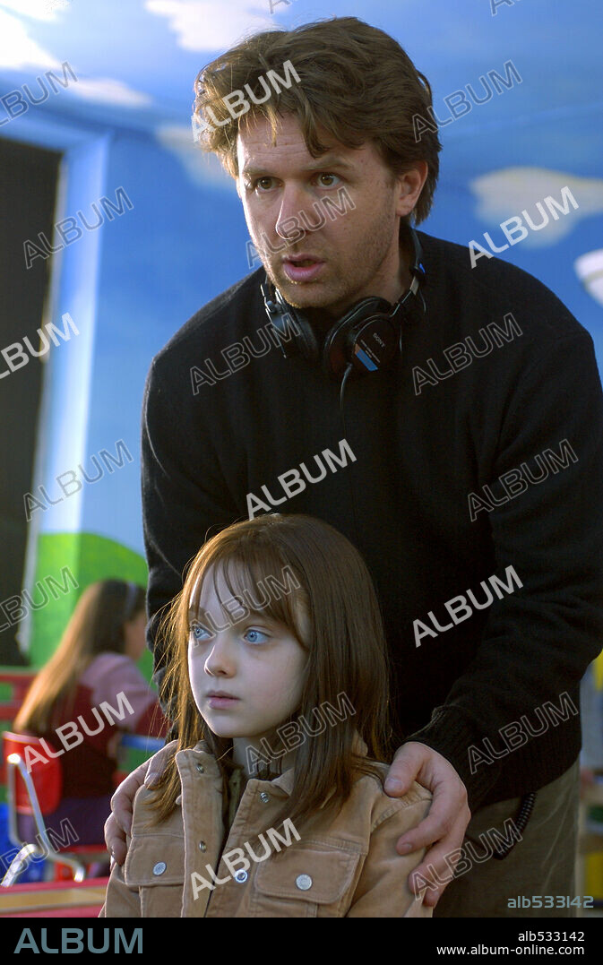 FANNING DAKOTA and JOHN POLSON. DAKOTA FANNING and JOHN POLSON in HIDE AND SEEK, 2005, directed by JOHN POLSON. Copyright 20TH CENTURY FOX / BAILEY, K.C.