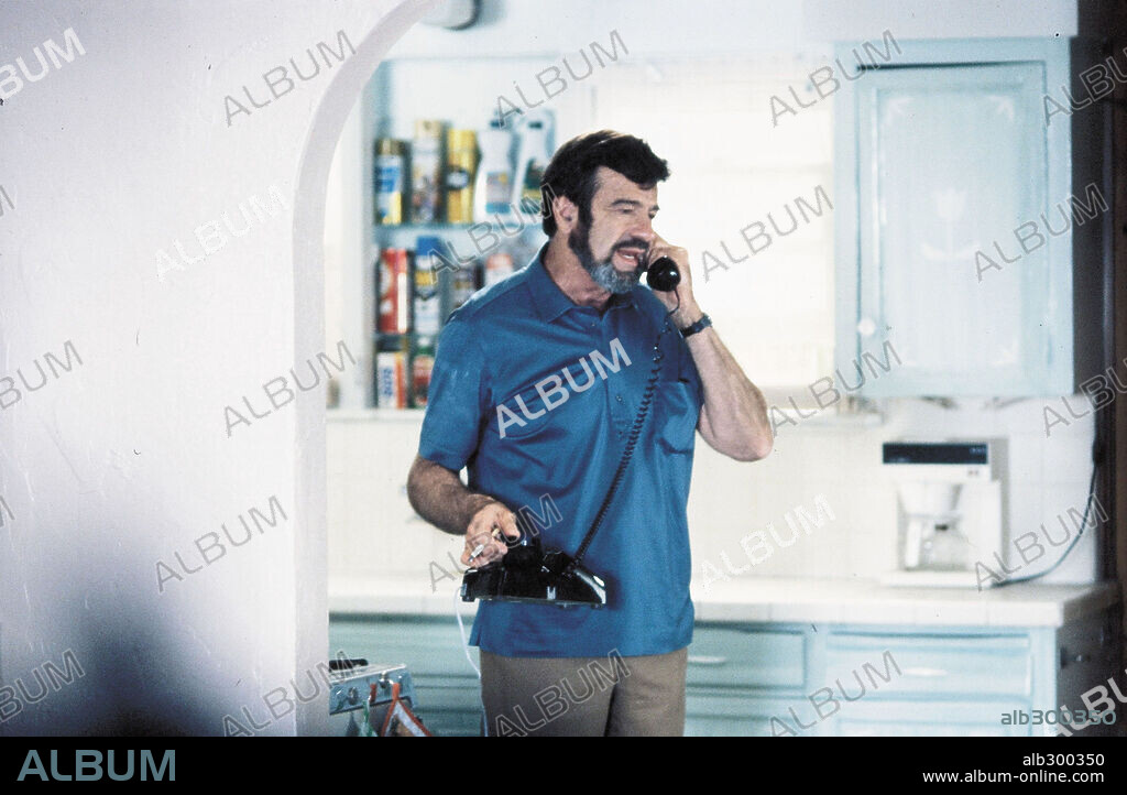 WALTER MATTHAU in I OUGHT TO BE IN PICTURES, 1982, directed by HERBERT ROSS. Copyright 20TH CENTURY FOX.