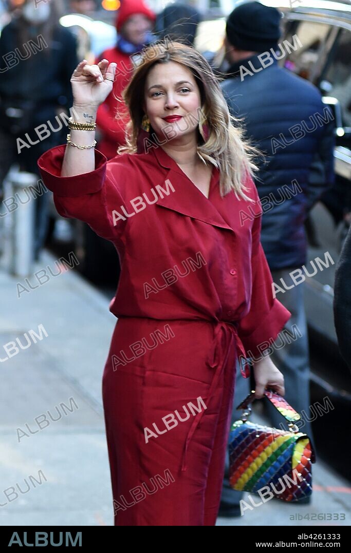 April 1, 2019 - New York, NY, USA - April 1, 2019 New York City..Drew Barrymore leaving a taping of Good Morning America in Times Square on April 1, 2019 in New York City. 01/04/2019