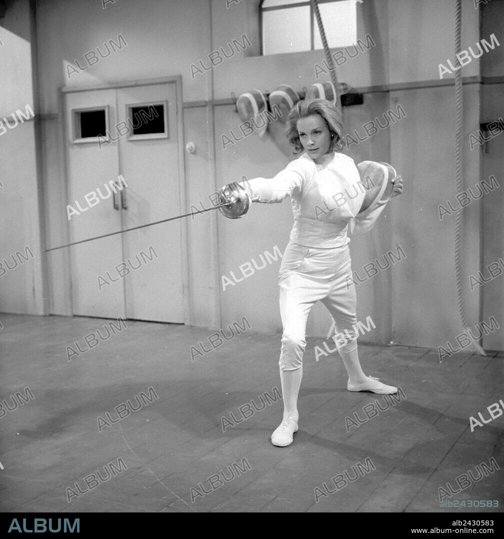 HONOR BLACKMAN dans THE AVENGERS, 1961. Copyright ABC TV.