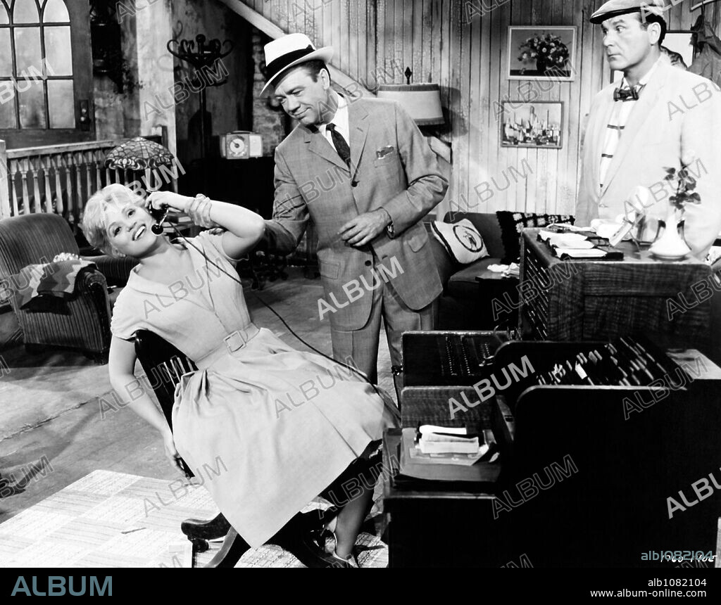 JUDY HOLLIDAY en SUENA EL TELÉFONO, 1960 (BELLS ARE RINGING), dirigida por VINCENTE MINNELLI. Copyright M.G.M.