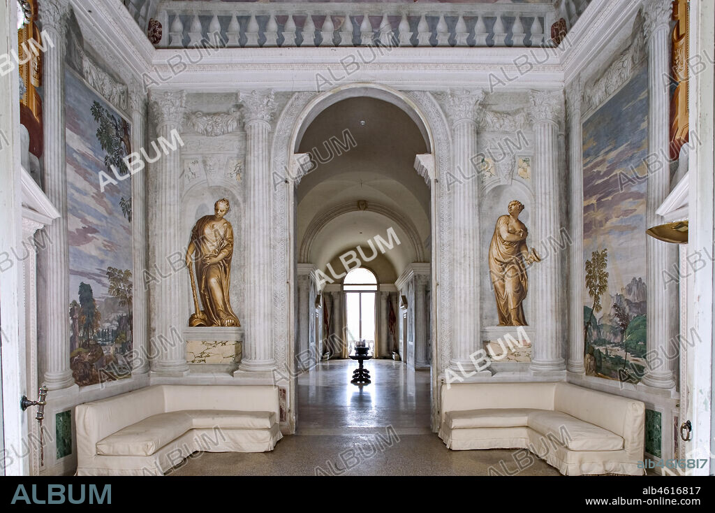 Maser, Villa Barbaro, Sala dell'Olimpo: parete Sud. Affreschi del Veronese (Paolo Caliari), 1560 - 1561.