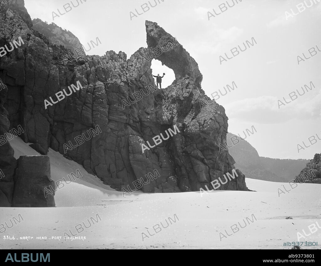 North Head, Port Chalmers, Burton Brothers studio, photography studio, Dunedin, gelatin dry plate process.