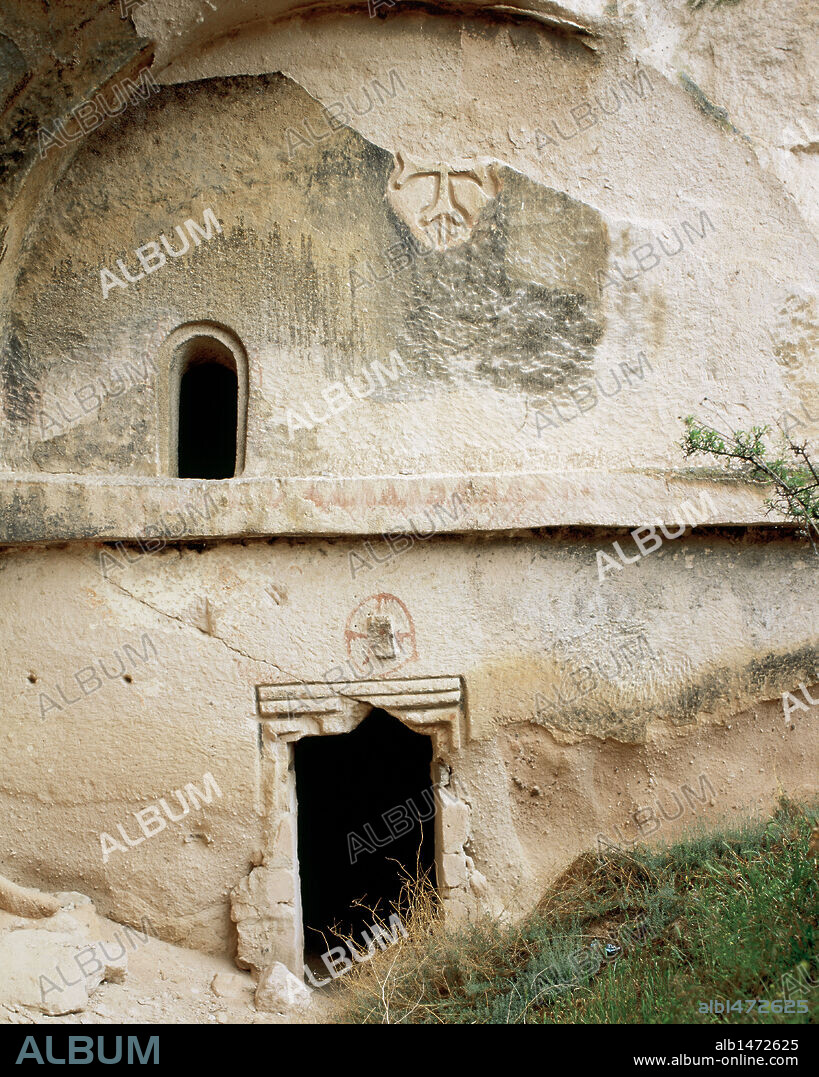 TURQUIA. ACIK SARAY. Detalle de una iglesia excavada en la roca. Región de Capadocia. Península Anatólica.