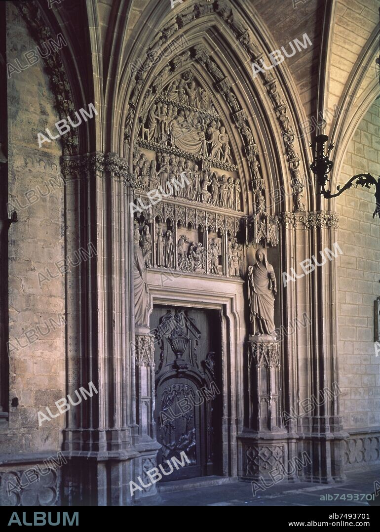 PUERTA PRECIOSA - PORTADA GOTICA DEL CLAUSTRO DE LA CATEDRAL DE PAMPLONA - SIGLO XIV.