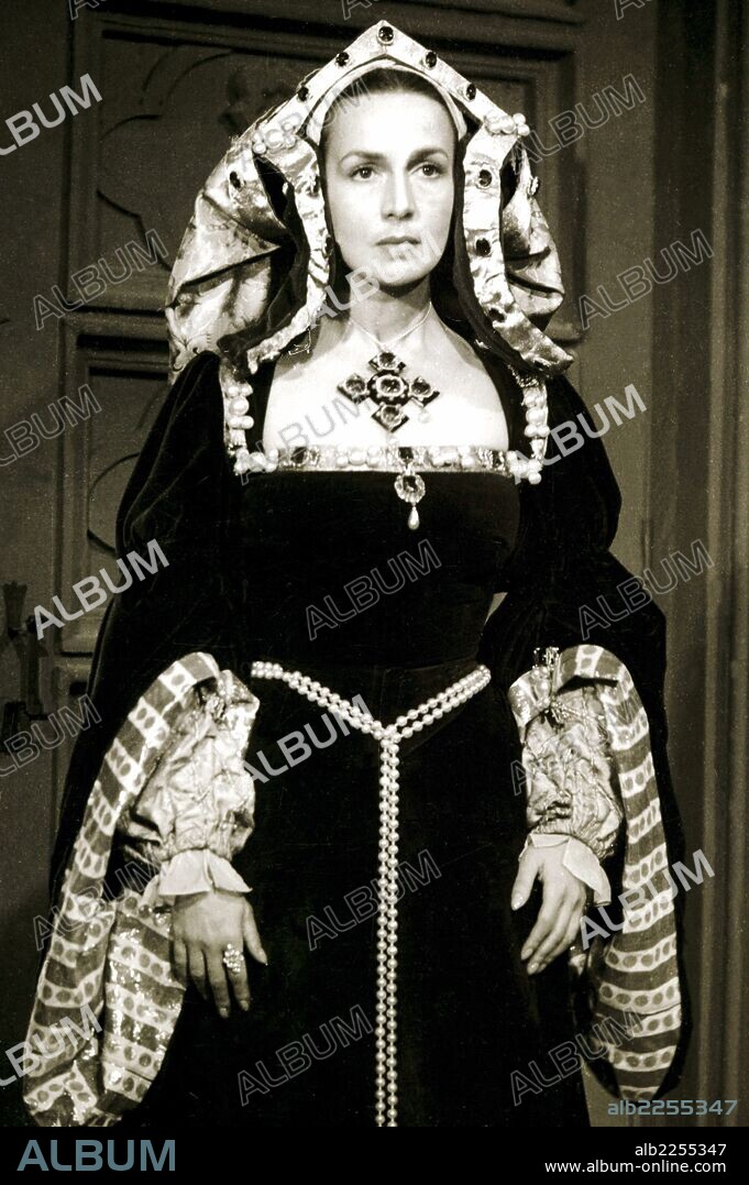 PELICULA : CATALINA DE INGLATERRA , 1951. DIRECTOR , ARTURO RUIZ - CASTILLO. ACTORES , MARUCHI FRESNO , RAFAEL LUIS CALVO.