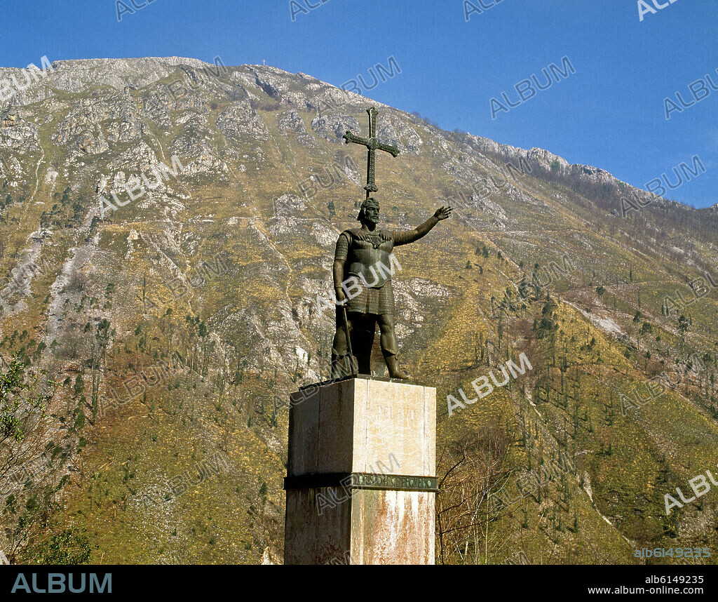 GERARDO ZARAGOZA (1902-1985). MONUMENTO A DON PELAYO - SIGLO XIX.