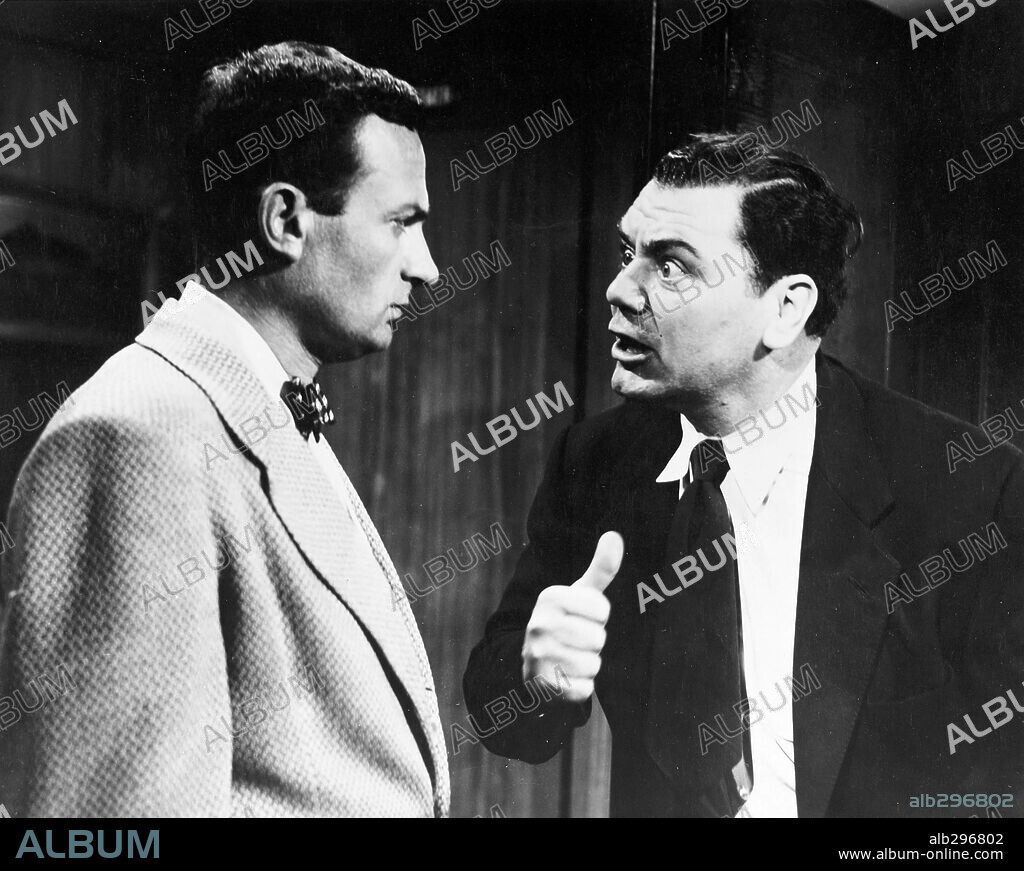 ERNEST BORGNINE and JOE MANTELLO in MARTY, 1955, directed by DELBERT MANN. Copyright UNITED ARTISTS.